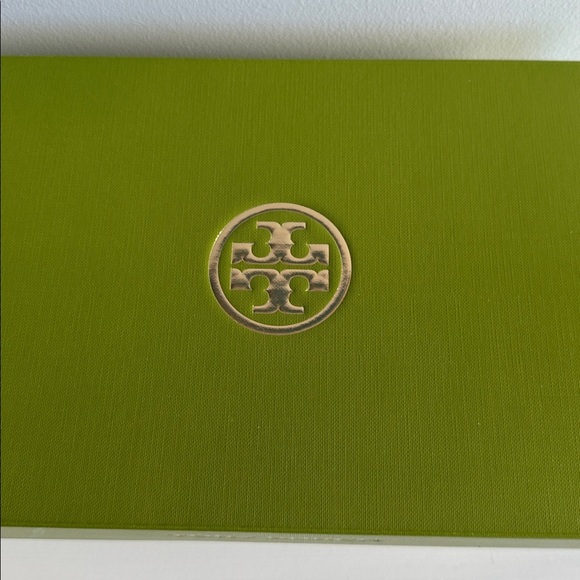 Tory Burch Brown Gift Bags with Green Ribbon and Shoe Box (3) - Picture 9 of 12